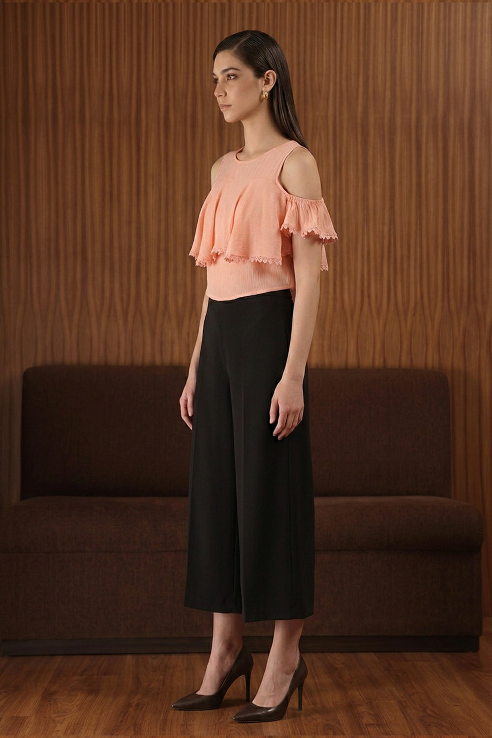 RUFFLED CRUSHED COTTON CROP TOP- PEACH